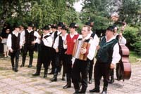Med nastopom